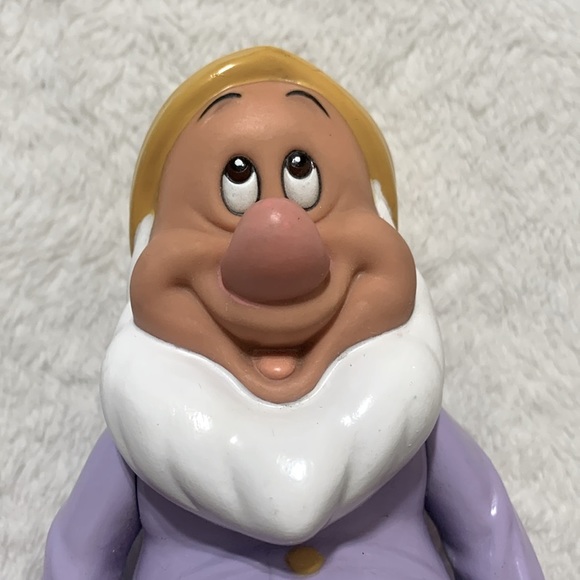 Sneezy of the seven dwarfs Disney - Picture 5 of 9